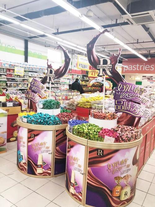 保定某商场吃瓜,一地瓜皮引发的全民热议